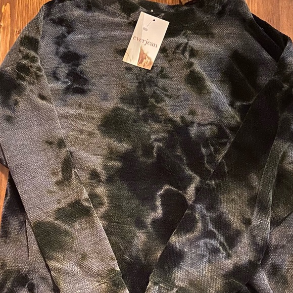 Multi-colored country tee w/ bird detail on back - Picture 1 of 4